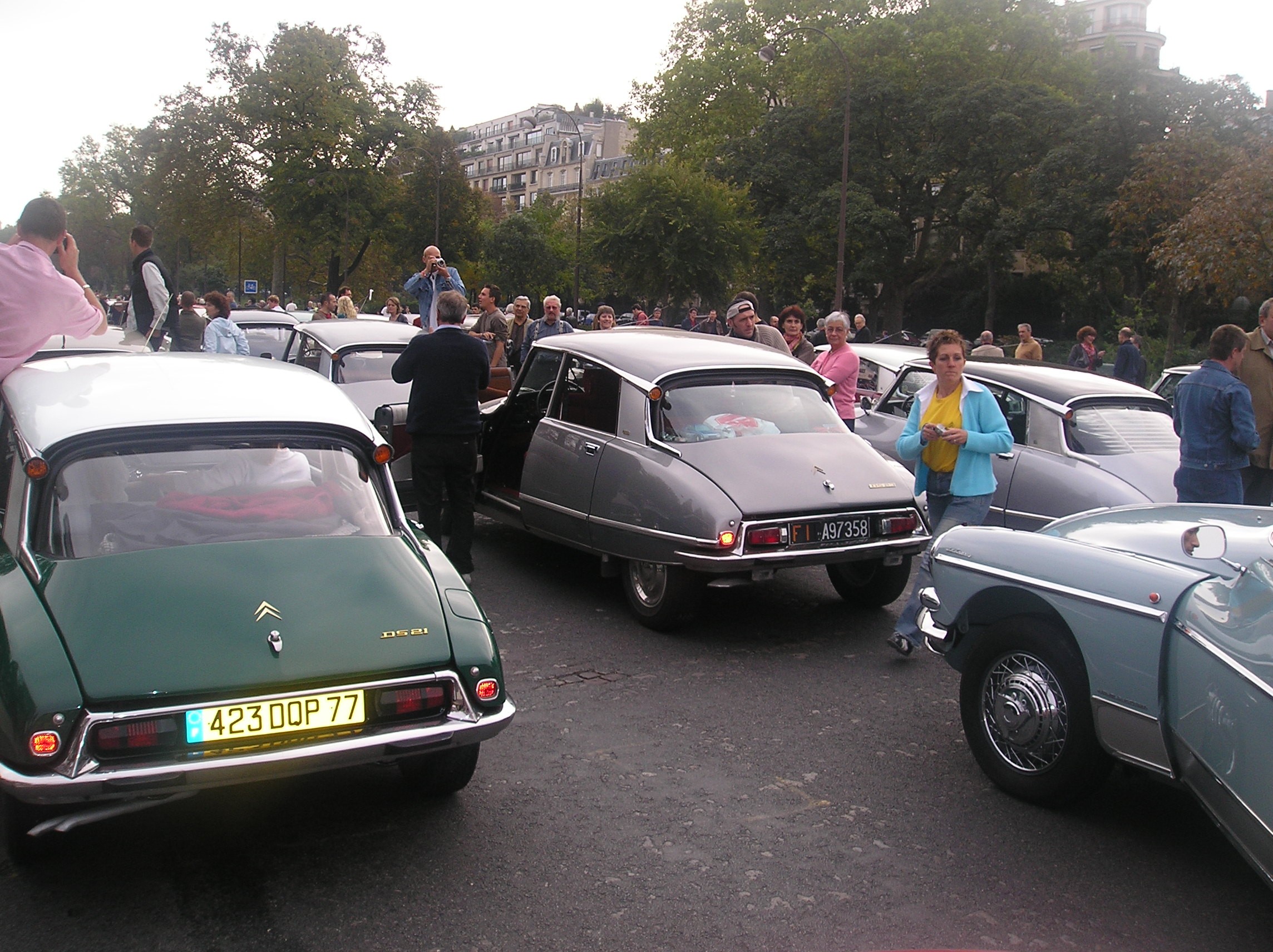 DS 50 ans Défilé Départ Avenue Foch